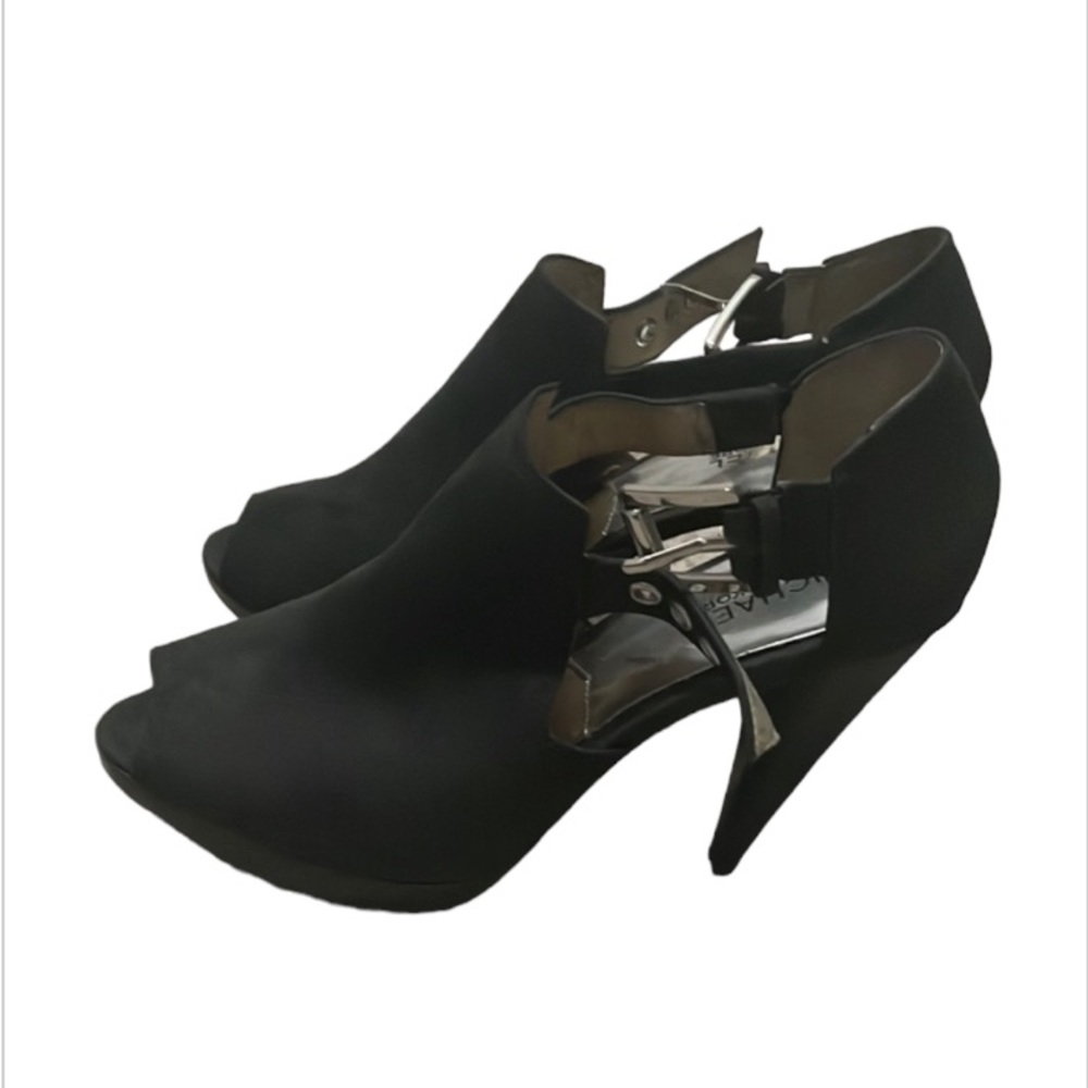 Michael Kors size 7